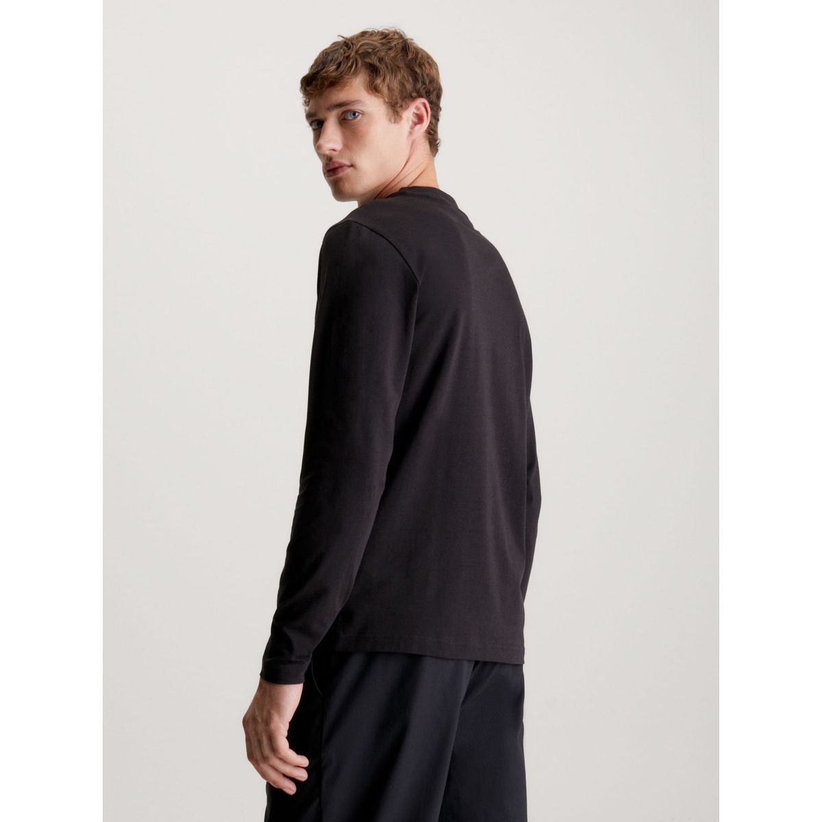 CALVIN KLEIN - CAMISETA LOGO MOCK NECK LS T-SHIRT CK