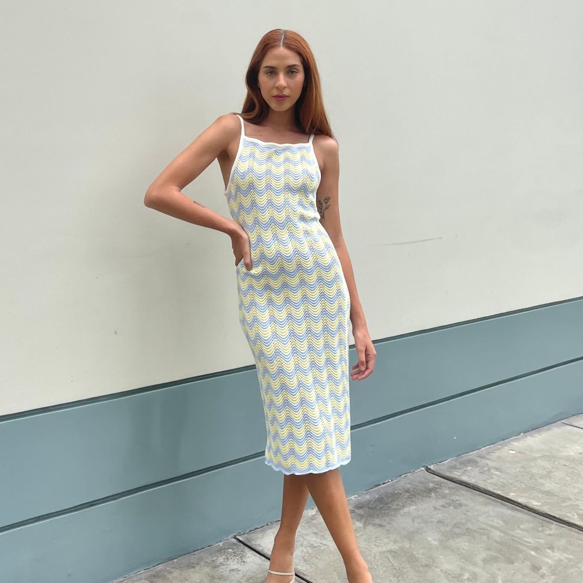 MAJA - Vestido Midi Tejido Olas Pasteles