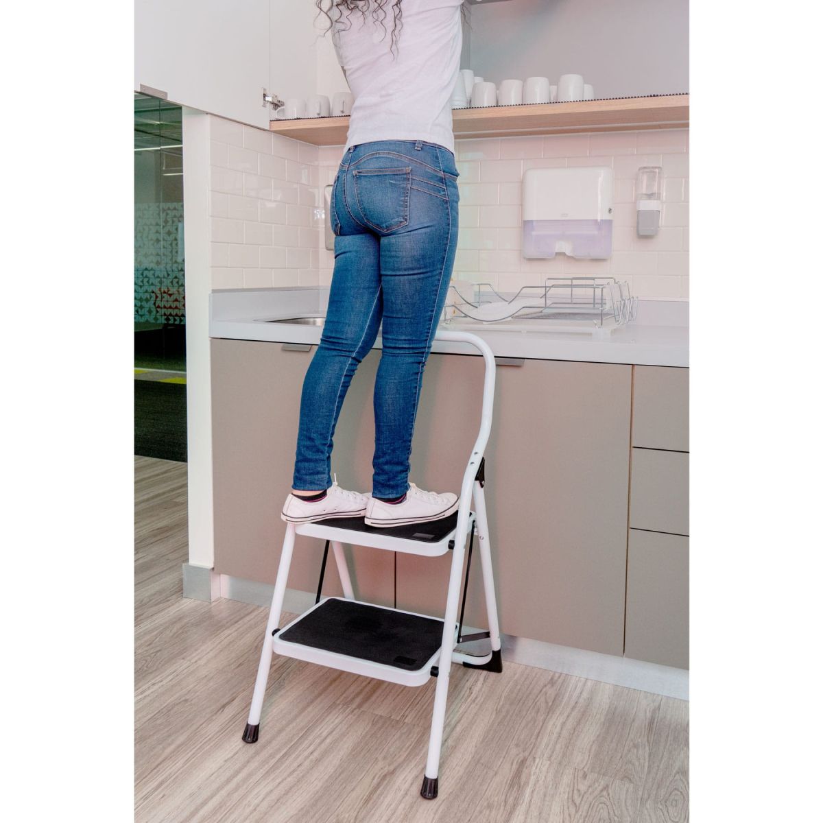 PRETUL - Escalera Tubular 2 Peldaños Plegable Soporta 150 kg PRETUL