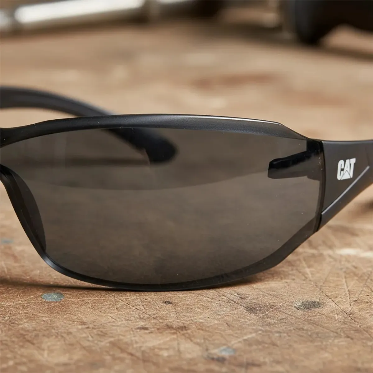 CAT - Lentes de seguridad CAT shield 104 ANSI Z87 99% Protección UV