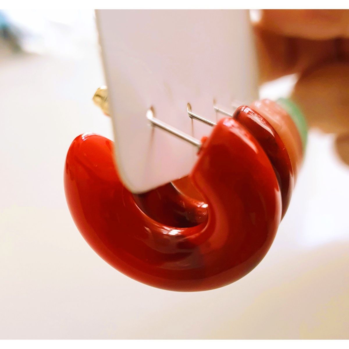 FERNANDA ROMERO JOYAS Y ACCESORIOS - Set Estuche Aretes x 3 Pares - Argollas Color Ocre -Rosa -Verde Jade