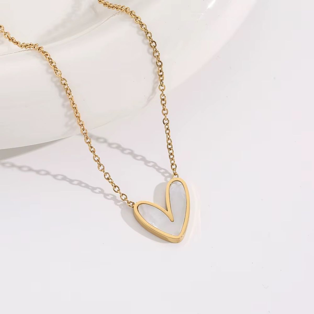 GENERICO - Collar corazón elegante estilo vintage dorado + cajita San Valentín