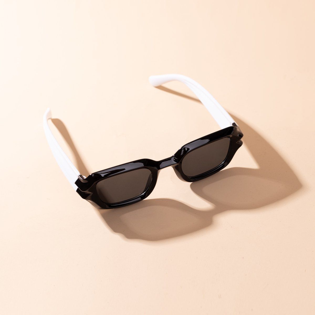 NEBULA - Lentes de Sol Urbano - MSK 102B-9 - Blanco Negro