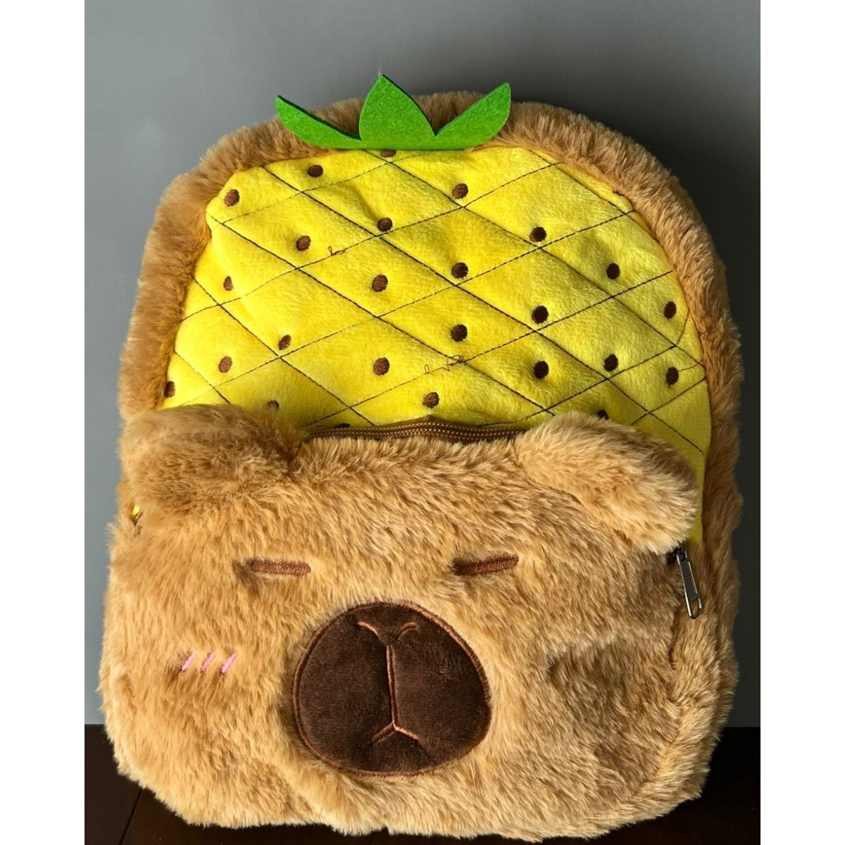 GENERICO - MOCHILA CAPIBARA FRUTAS