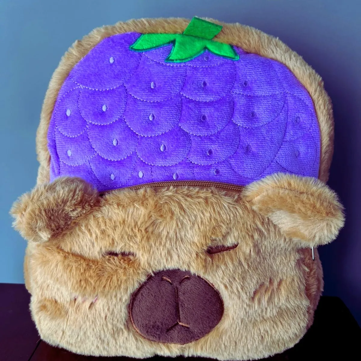 GENERICO - MOCHILA CAPIBARA FRUTAS