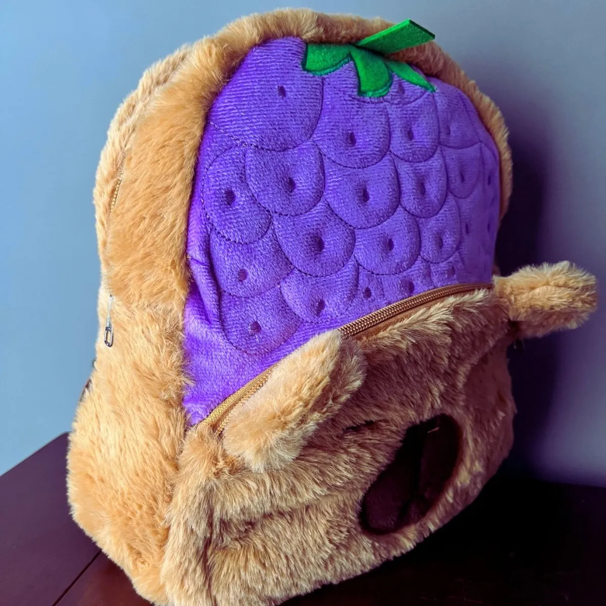 GENERICO - MOCHILA CAPIBARA FRUTAS