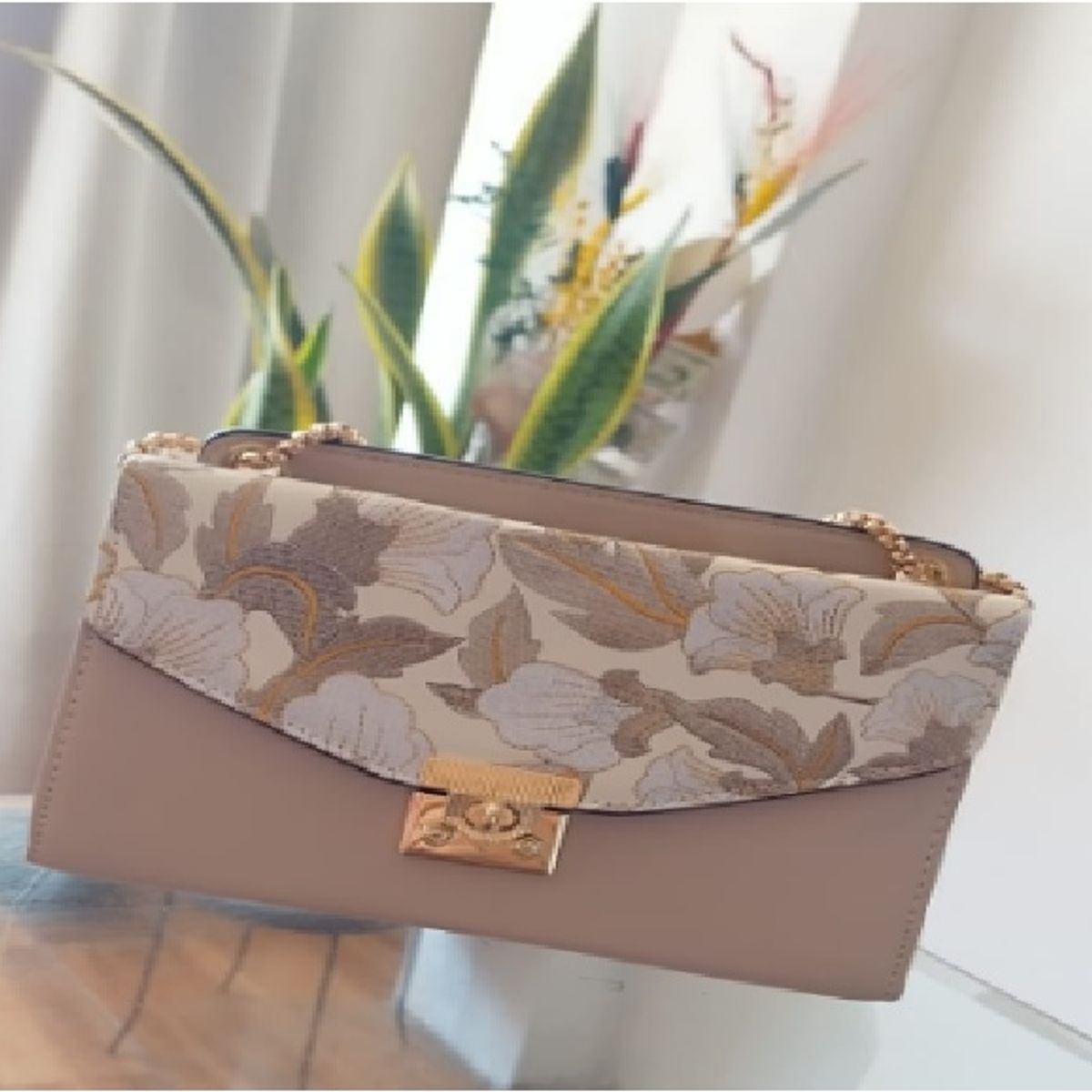 GENERICO - CARTERA con Flores para fiesta