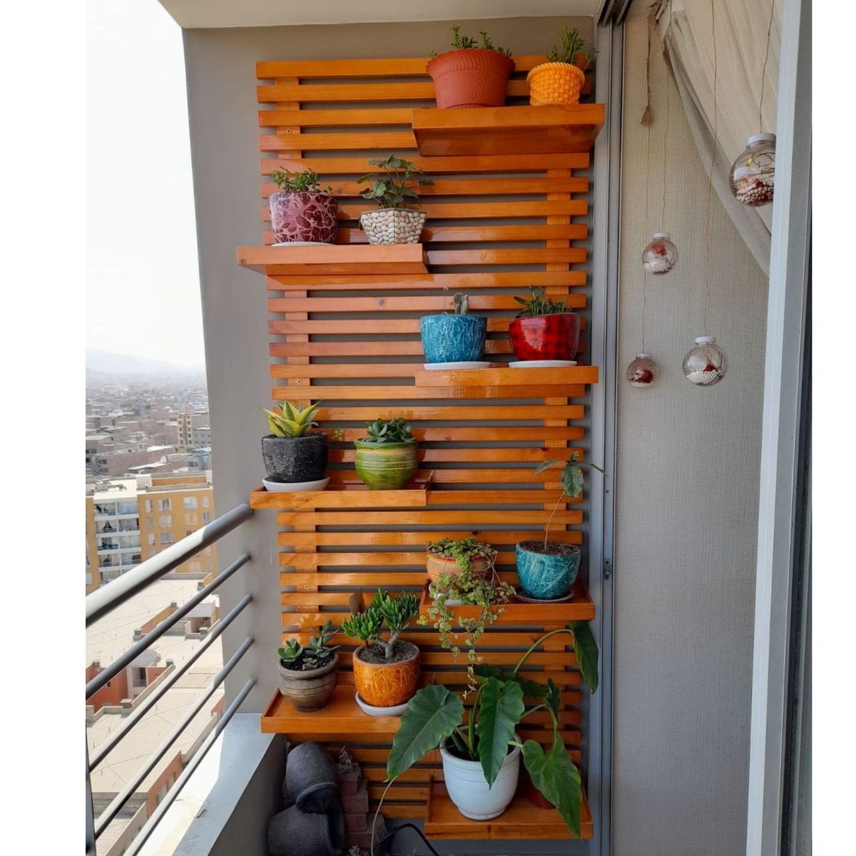 GENERICO - JARDIN VERTICAL DE MADERA