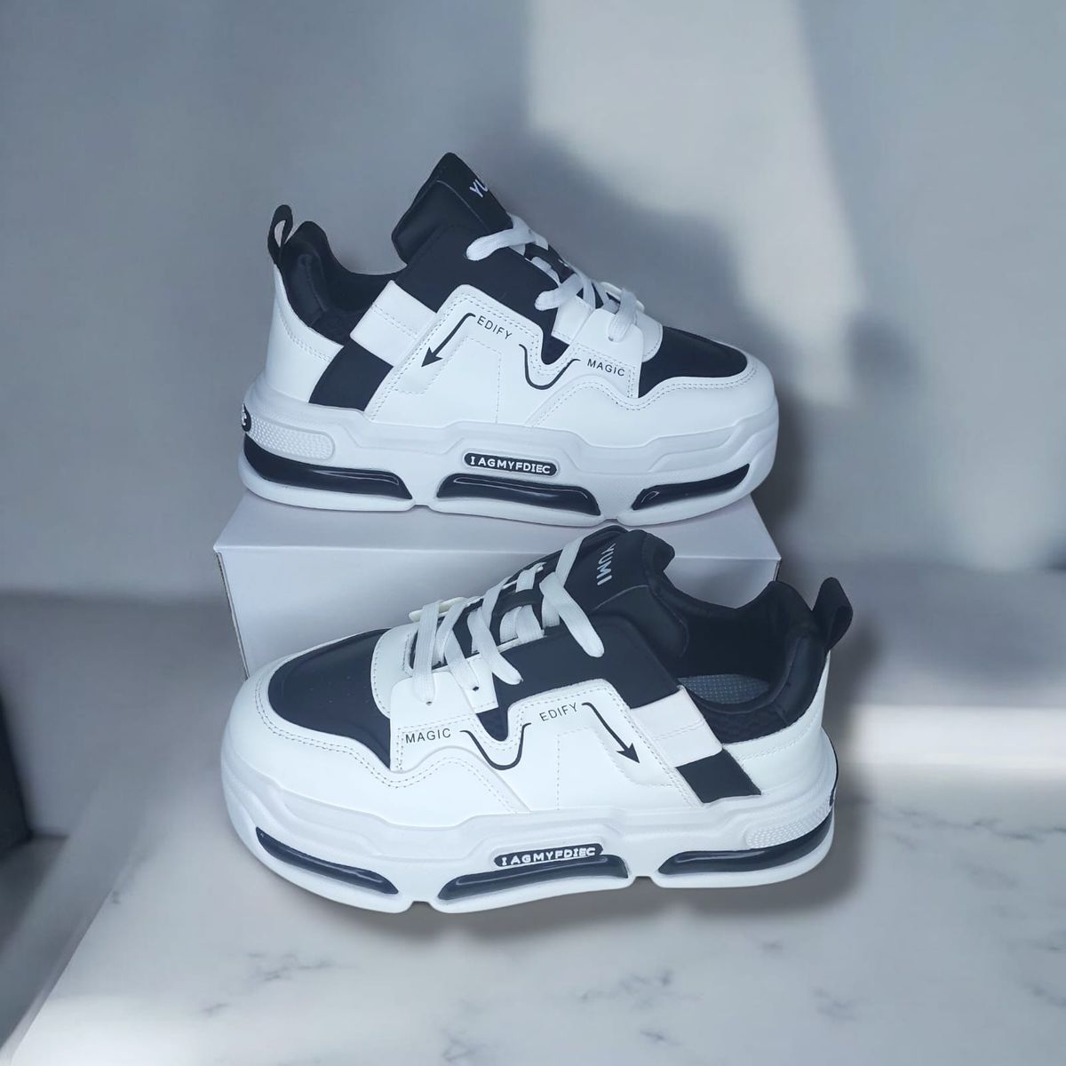 GENERICO - ZAPATILLA PARA HOMBRE YUMI MAGIC BLANCO NEGRO - N102