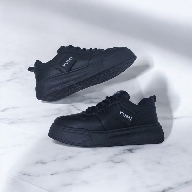 GENERICO - ZAPATILLA DE MUJER YUMI COLOR NEGRO- AT1029