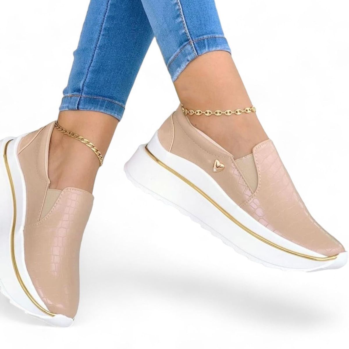 GENERICO - Mocasin de plataforma con relieve color dorado 2035L-48