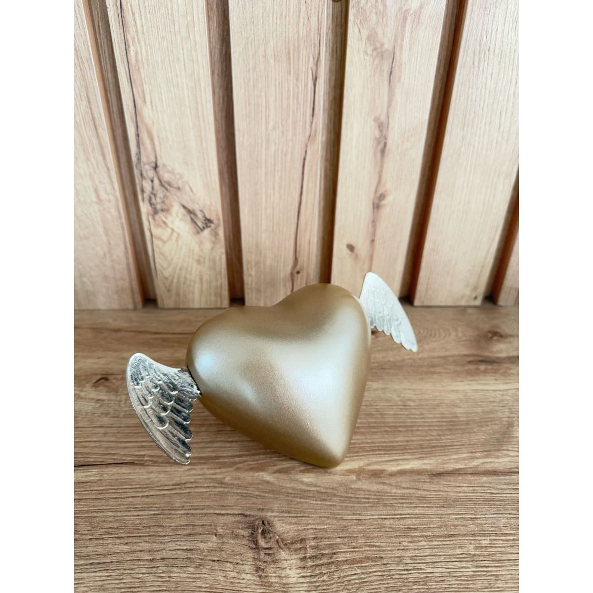 MAP DESIGN HOME - Adorno corazon con Alas Taupe Satinado 20x12x12cm