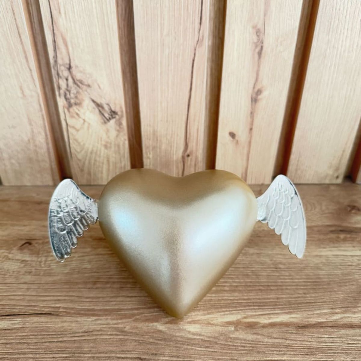 MAP DESIGN HOME - Adorno corazon con Alas Taupe Satinado 20x12x12cm