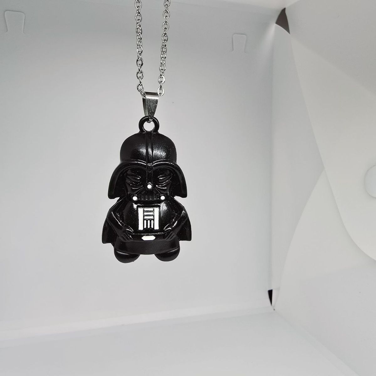 GENERICO - Collar de Darth Vader  Lleva el Poder del Lado Oscuro