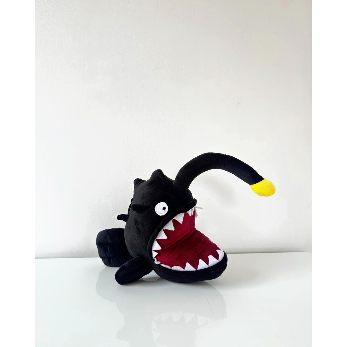 GENERICO - PEZ DIABLO COLOR NEGRO 20X25