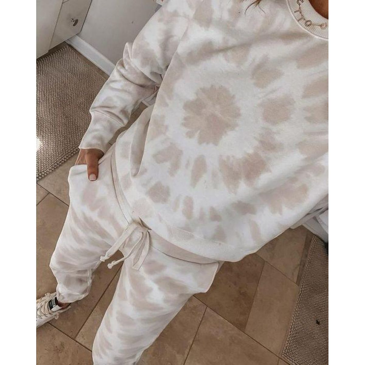 AMA OUTFITTERS - POLERA TYE DYE BEIGE