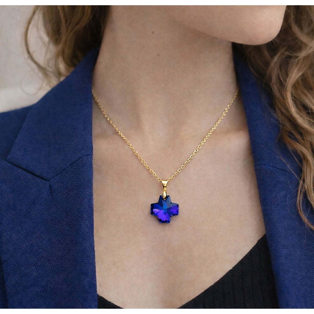 FERNANDA ROMERO JOYAS Y ACCESORIOS - Hermoso Collar FE y SABIDURIA - Cruz de Cristal Austriaco y Cadena de Acero