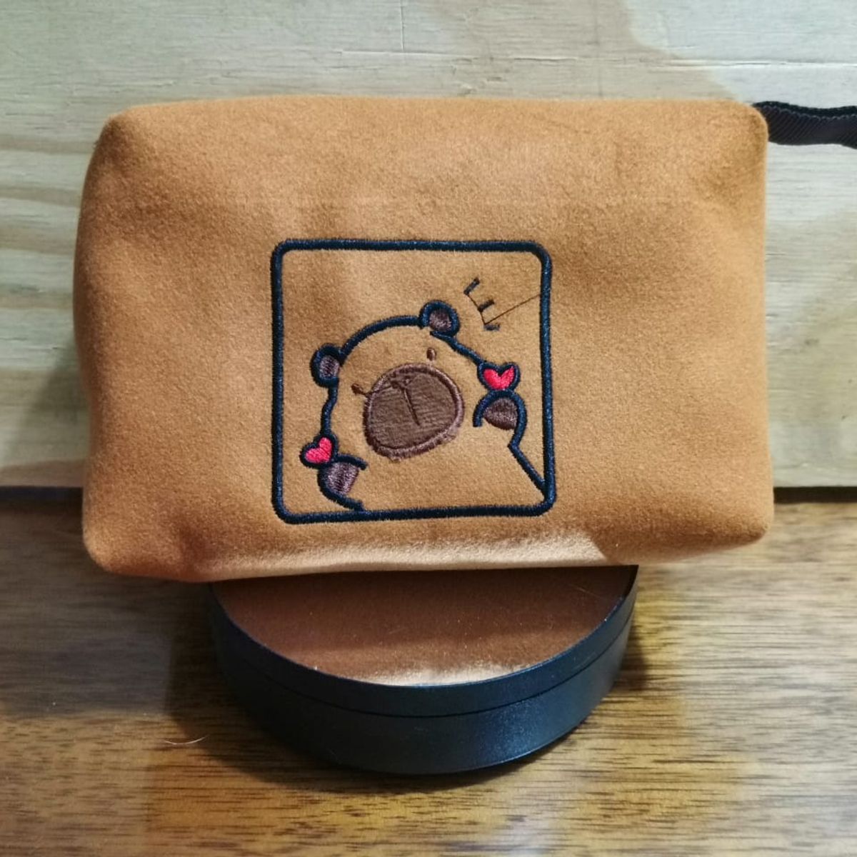 GENERICO - CARTUCHERA CAPIBARA  CORAZON ESPONJOSO PELUCHE