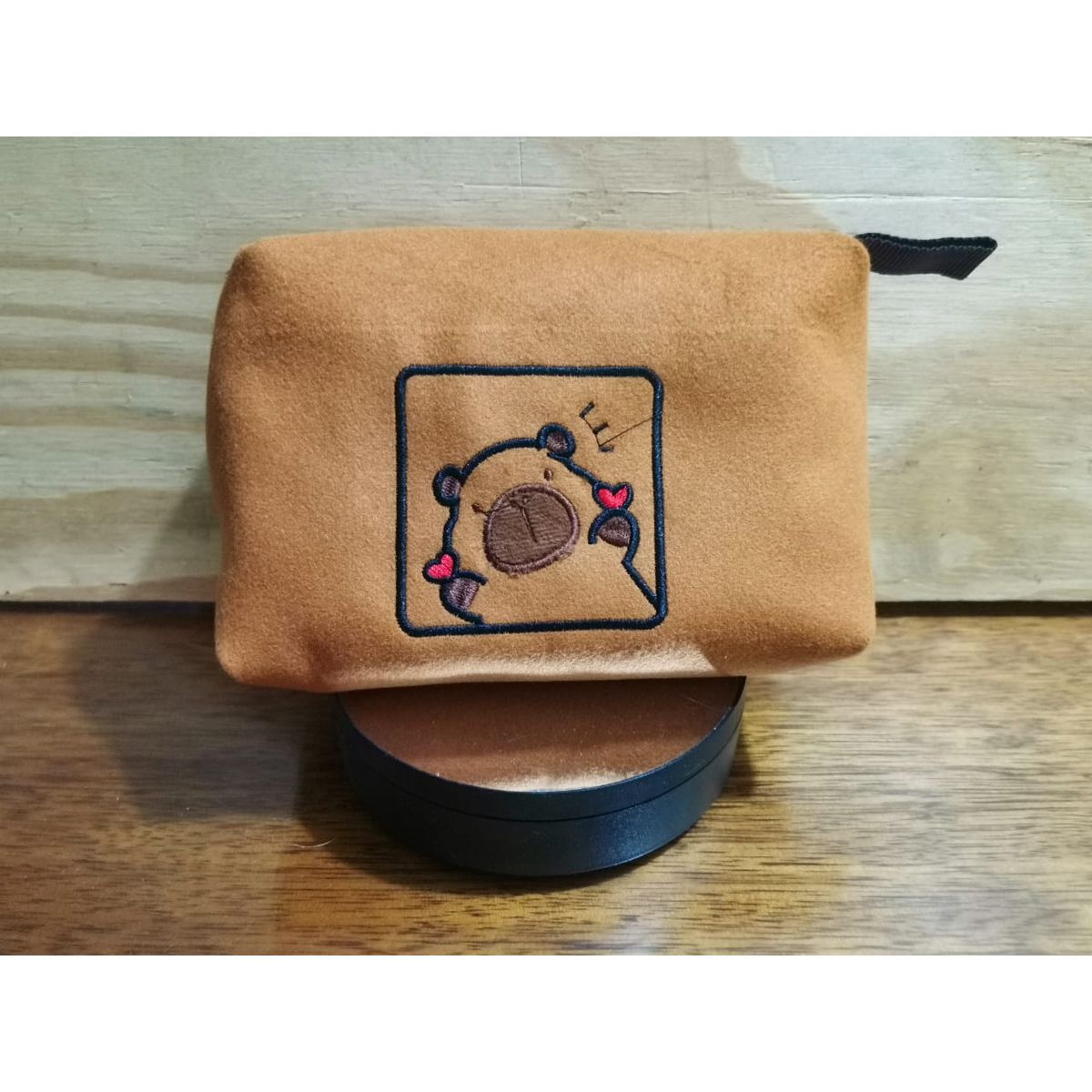 GENERICO - CARTUCHERA CAPIBARA  CORAZON ESPONJOSO PELUCHE