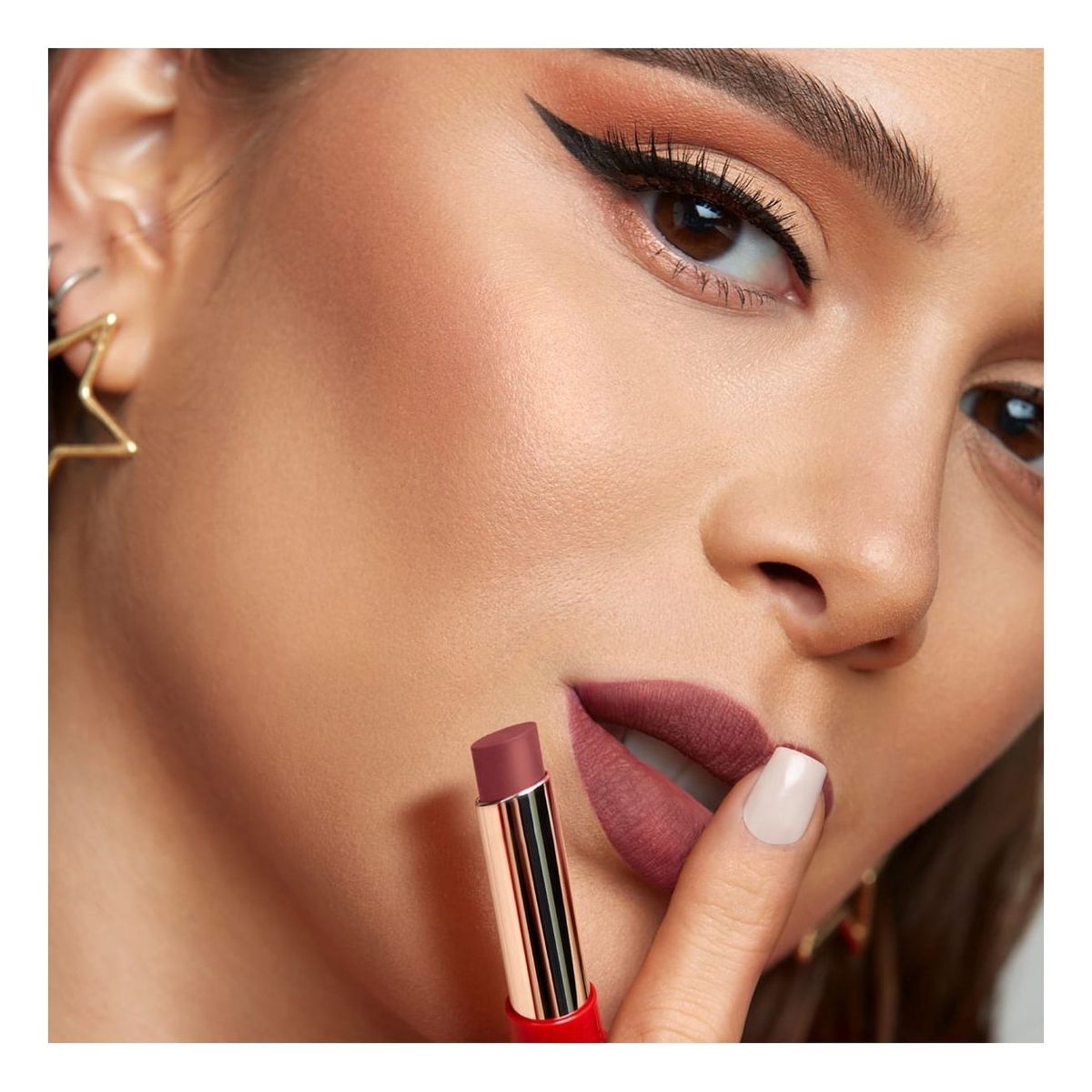 ESIKA - Labial colorfix 24h mate ésika nude admirable