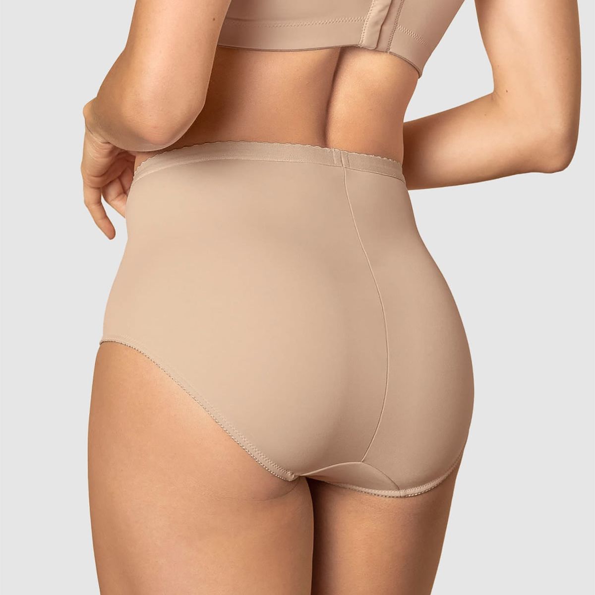 LEONISA - Truza clásica de control suave con excelente modelación