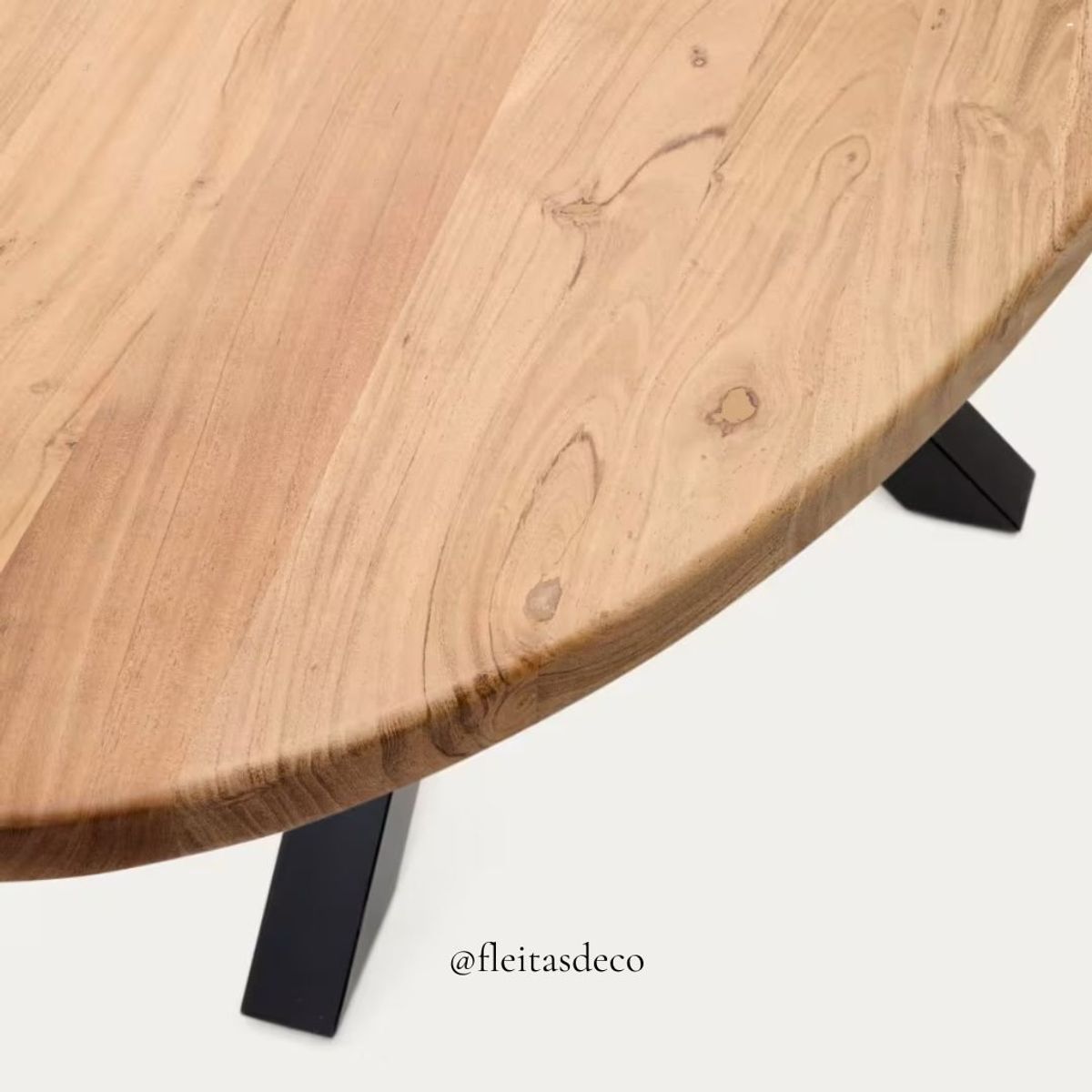 GENERICO - MESA DE COMEDOR LYNCH