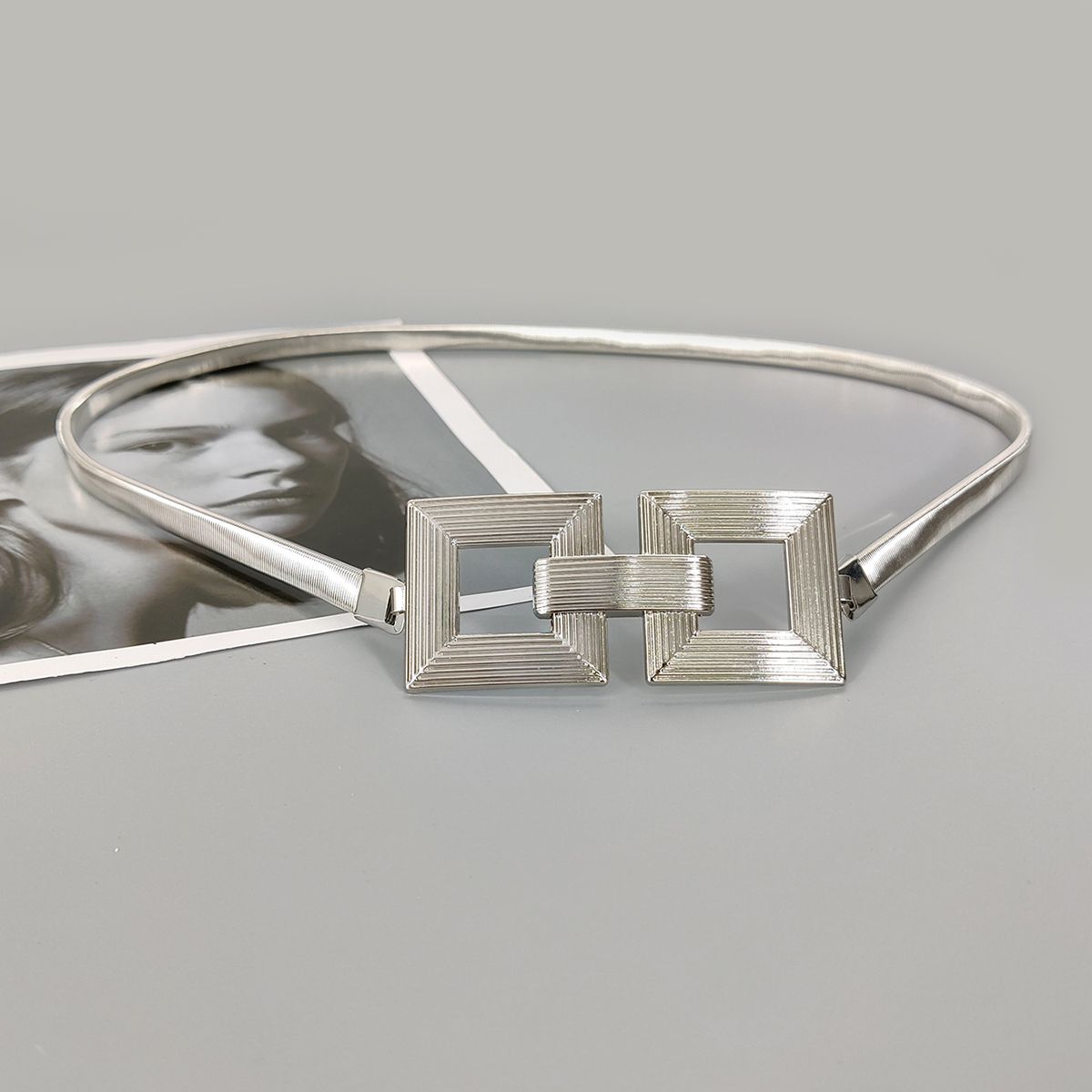 KAST PE - Cinturon Plateado Correa Elastico Ylaria