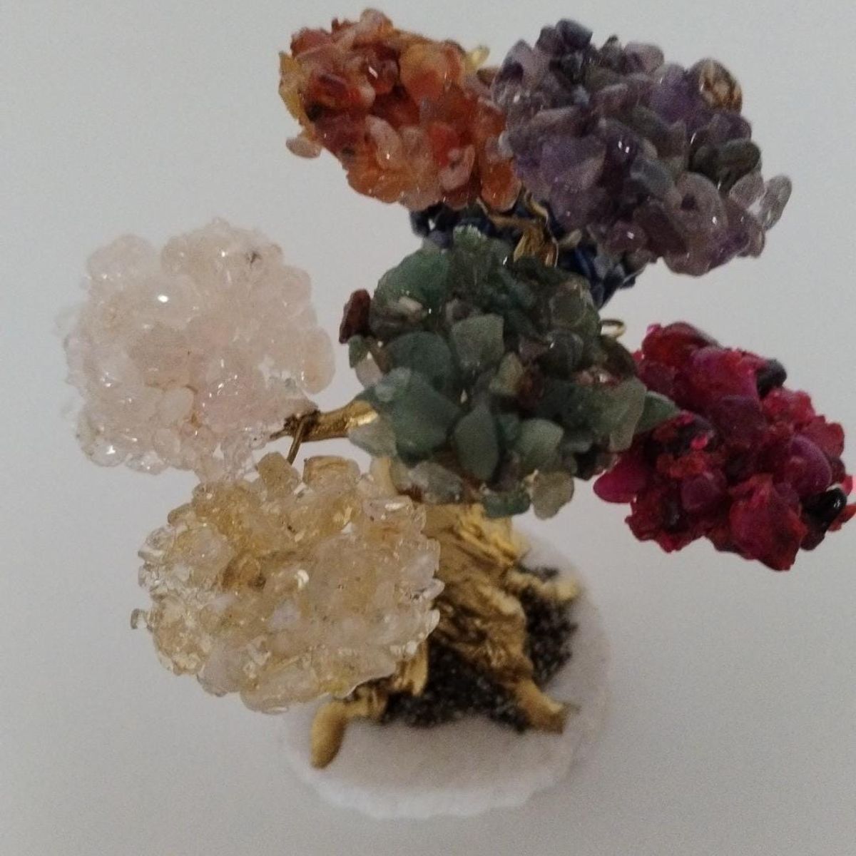 GENERICO - ARBOLITO  DE LA FELICIDAD BONSAI DORADO MEDIANO CON PIEDRAS DE CUARZO