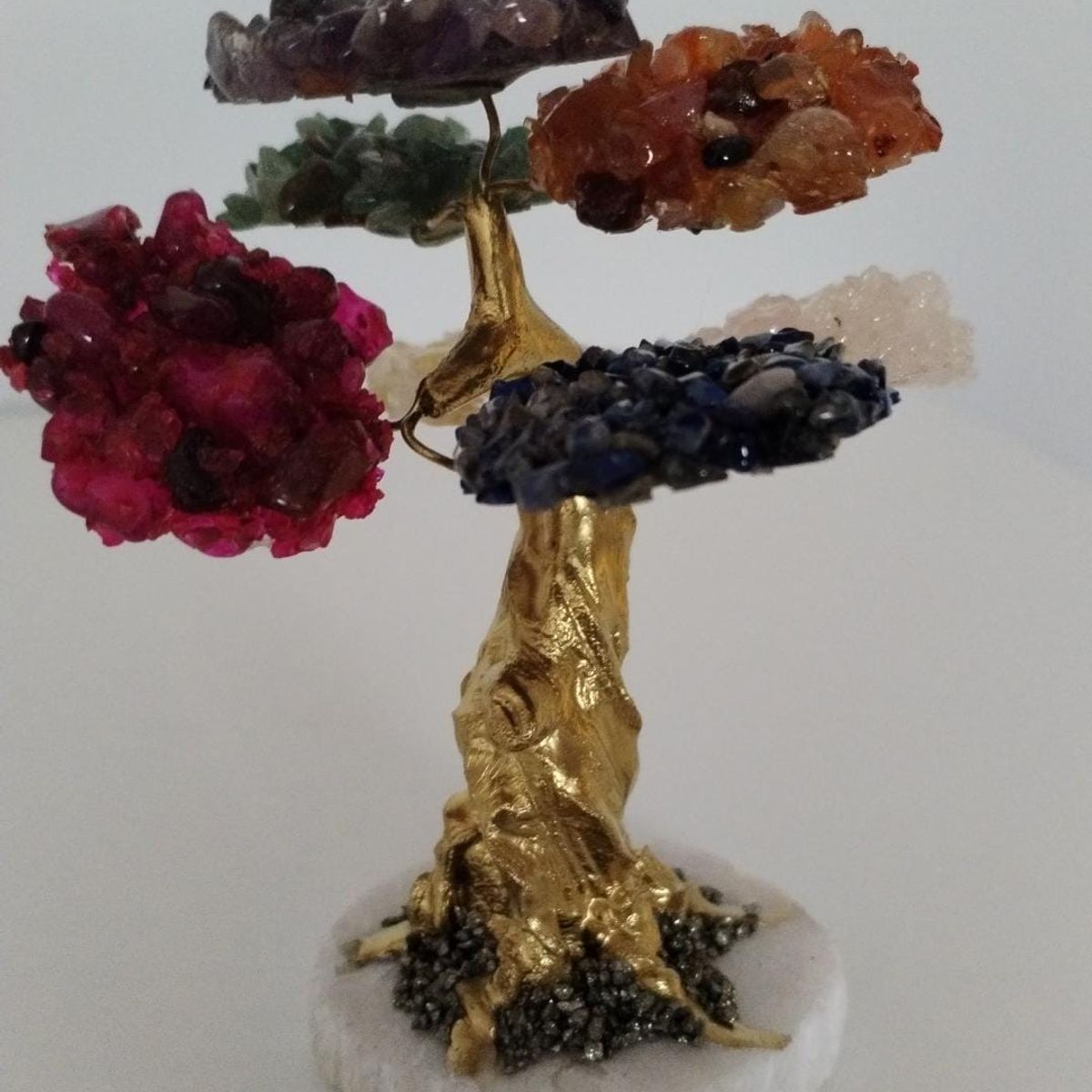 GENERICO - ARBOLITO  DE LA FELICIDAD BONSAI DORADO MEDIANO CON PIEDRAS DE CUARZO