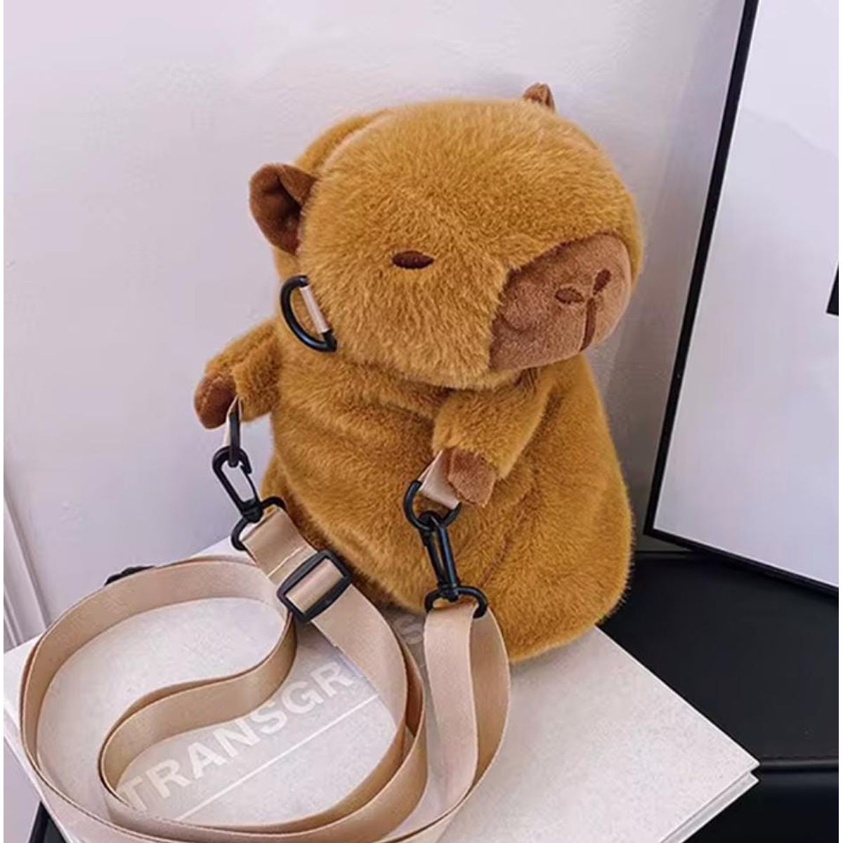 GENERICO - MOCHILA CARTERA MORRAL PELUCHE CAPIBARA 3 EN 1 HIPOALERGÉNICO 30 CM