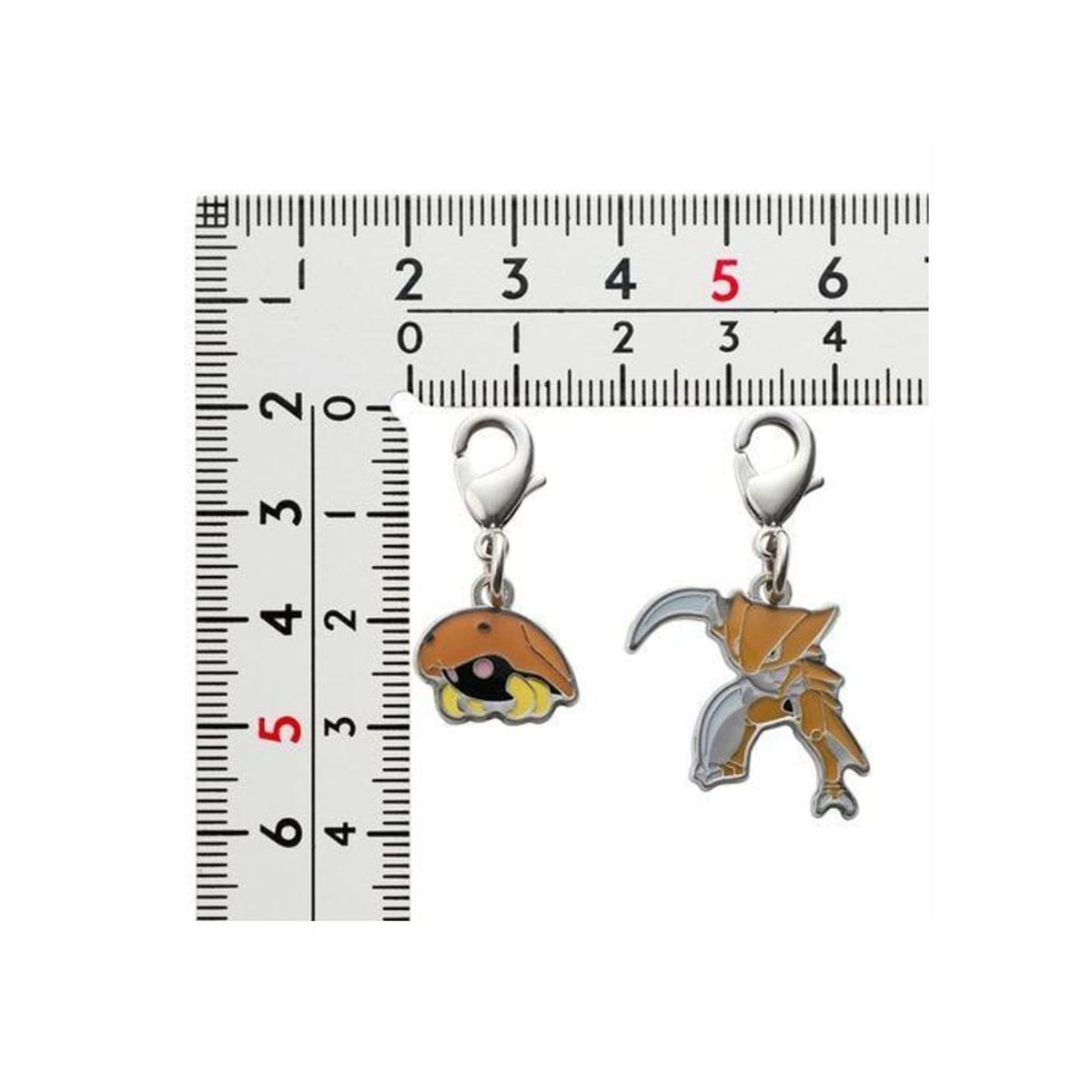 POKEMON - Pokemon Center Kabuto Kabutops Llavero Metal Japon