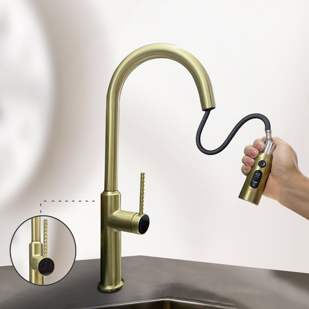 XM - Monomando para Cocina en Metal Pesado Dorado Mate