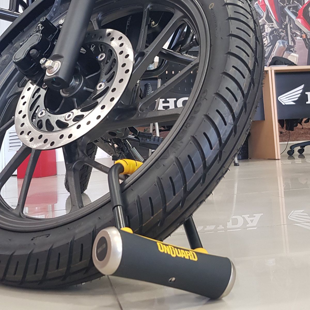 ONGUARD - Candado en U - OnGuard Brute 8001 para Bicicleta, Scooter