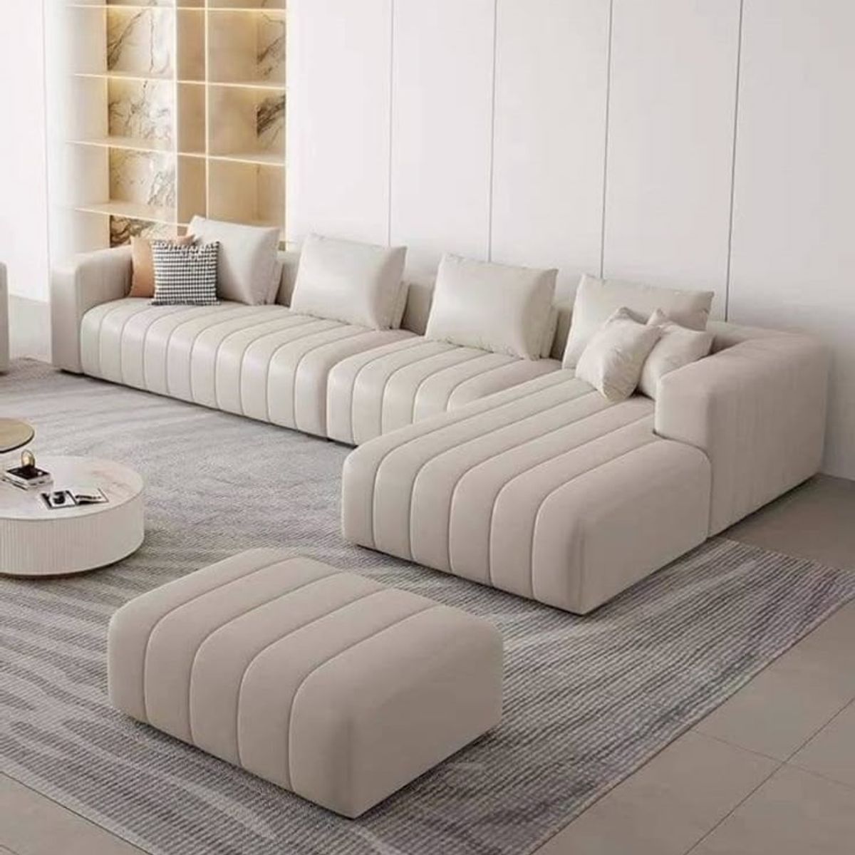 GENERICO - Sofa Seccional Zayen 3 Cuerpos Derecha + Puff - Ivory