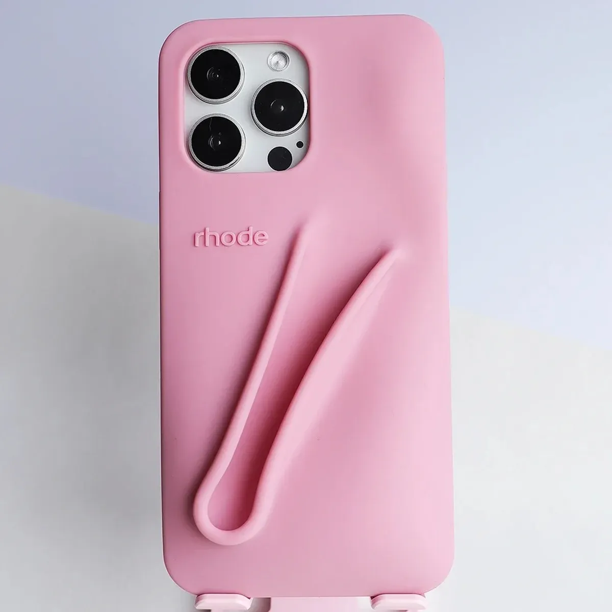 RHODE - Funda de silicona Rosa para brillo de labios en iPhone 16 Pro Max