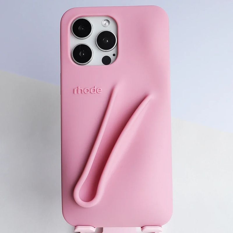 RHODE - Funda de silicona Rosa para brillo de labios en iPhone 16 Pro Max