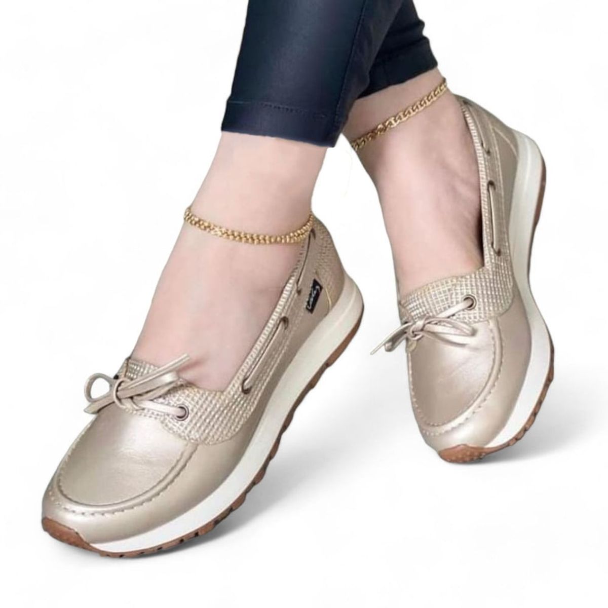 GENERICO - Zapato texturizado con detalle de Lazo 2035L-50 color dorado