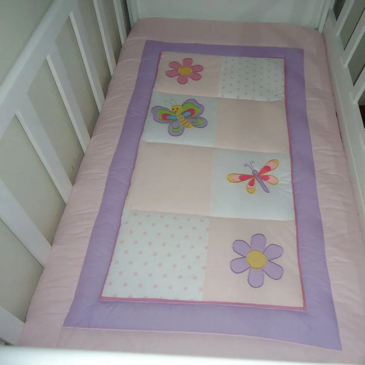 GENERICO - Edredón para cuna Diseño Bordado flores y mariposas