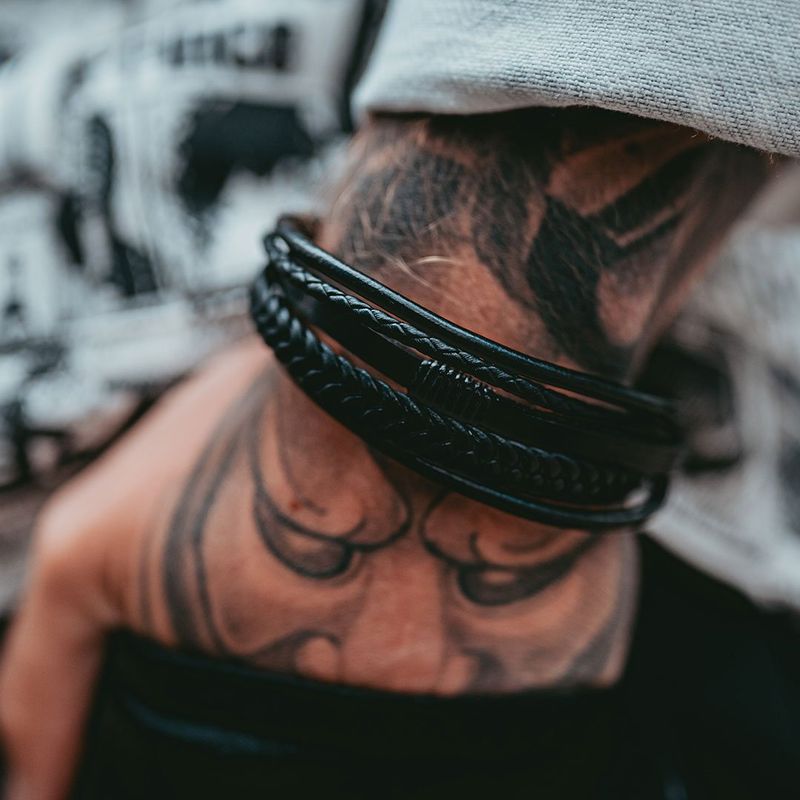 MENS FASHION BOX - Pulsera Trilogy Negro