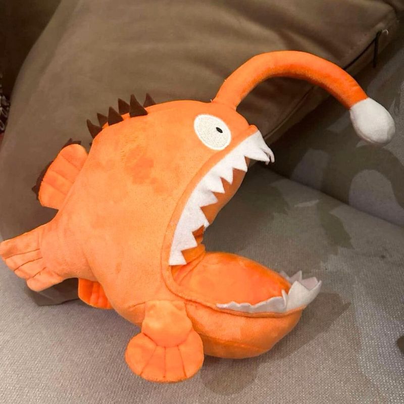 GENERICO - Peluche Pez Abisal Diablo Naranja mportado - Mide 27 cms