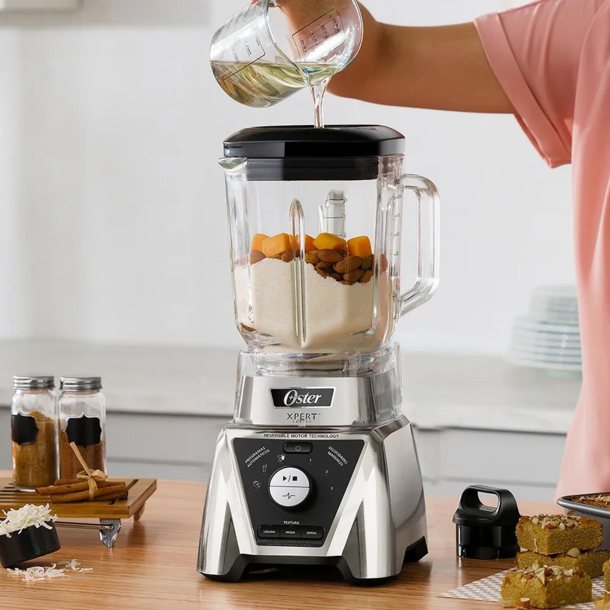 OSTER - Licuadora Oster Xpert control de textura 2HP BLST3B-CPG