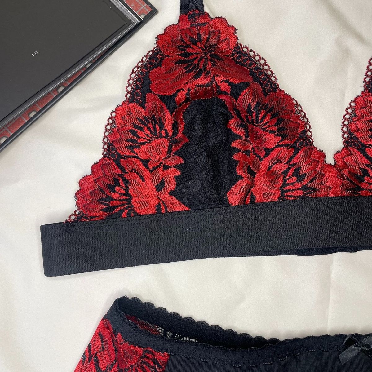 GENERICO - Bralette y pantie Conjunto Sofia negro y rojo