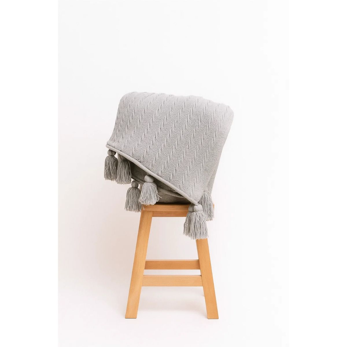 GENERICO - Manta Trenzas XL Plomo Plata + Borlas - Nórdico 200x150 cm