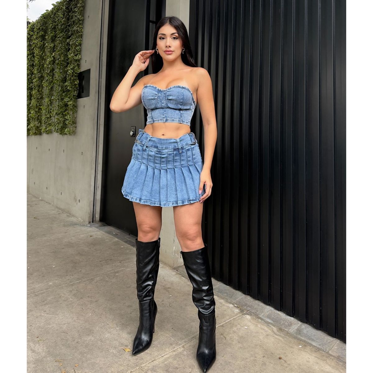 BENCUS JEANS - Mini Falda Denim Y2K Aesthetic - Tendencia Urbana Primavera 2024