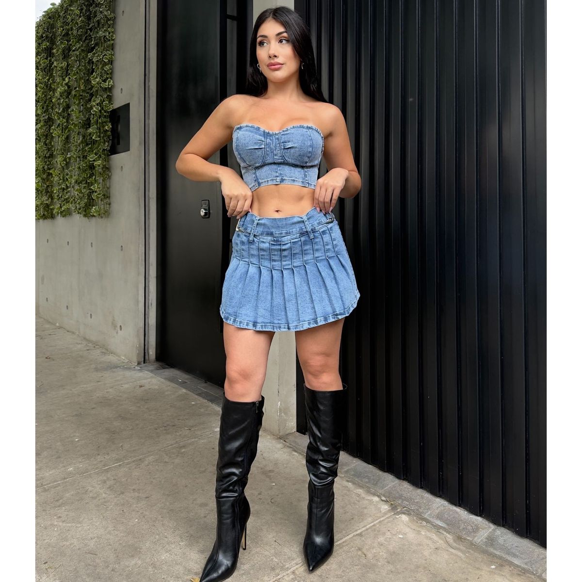 BENCUS JEANS - Mini Falda Denim Y2K Aesthetic - Tendencia Urbana Primavera 2024