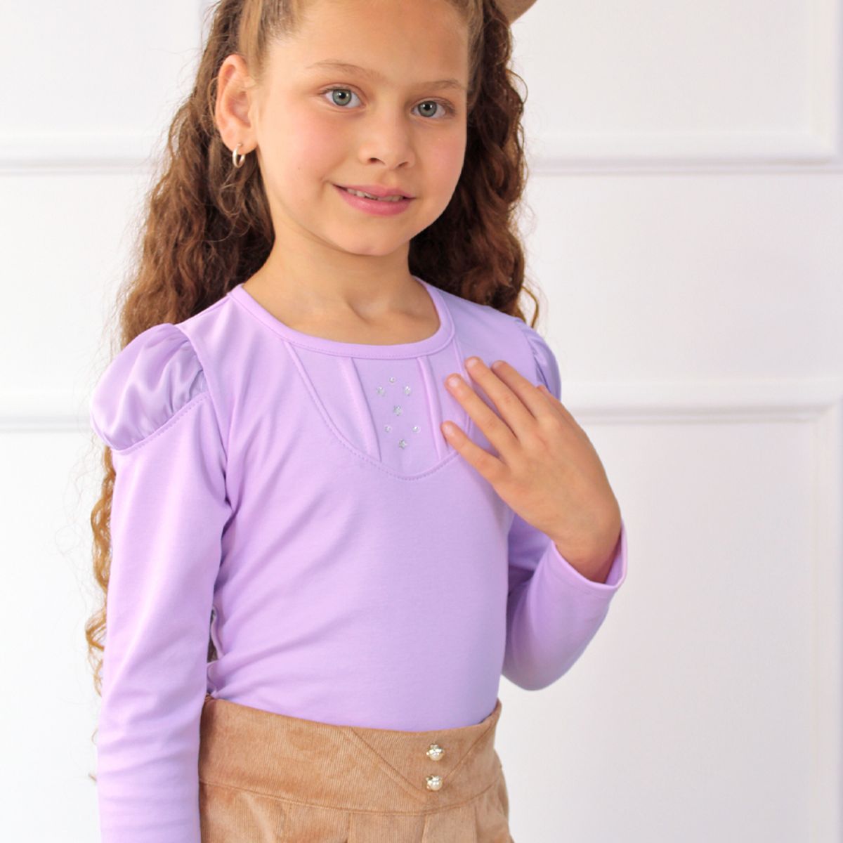 KIDS MASHMELO - Body para Niña de Gamuza con Pedrería y Mangas Abullonadas