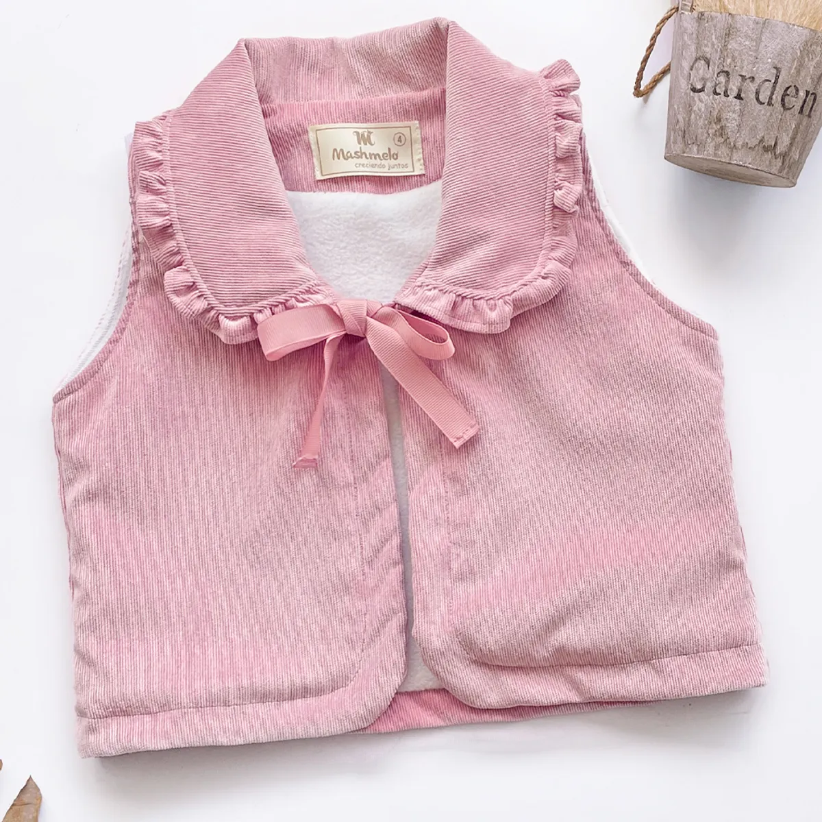 KIDS MASHMELO - Chaleco con Volantes en Cuello y Lazo para Niña Kids Mashmelo