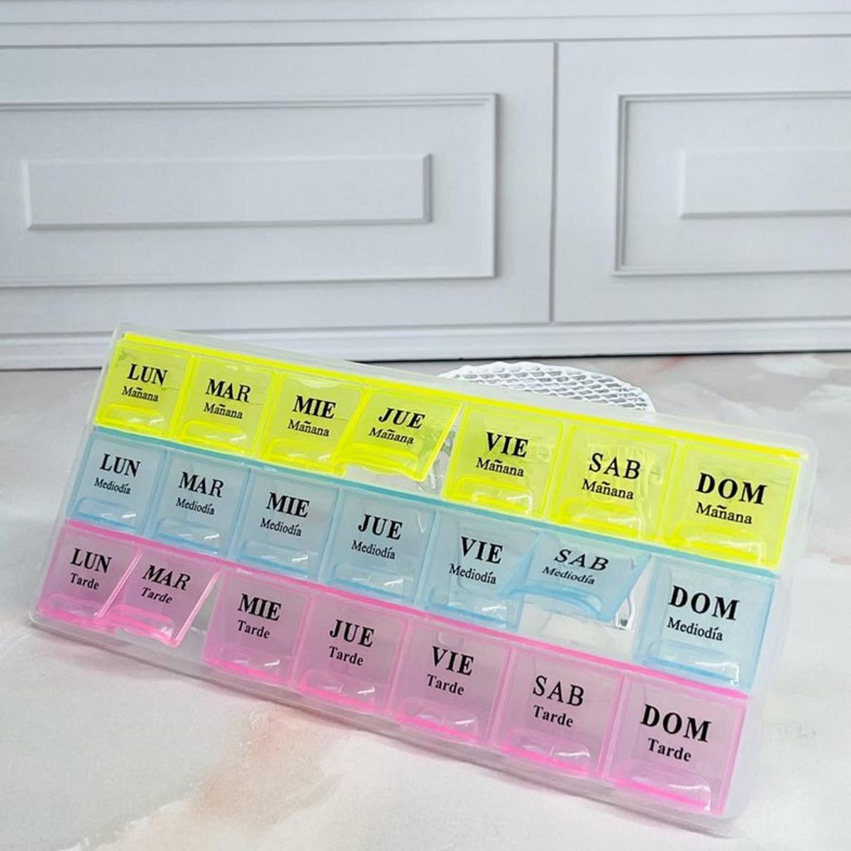 GENERICO - Pastillero Semanal 3 tomas diarias 21 compartimientos portátil