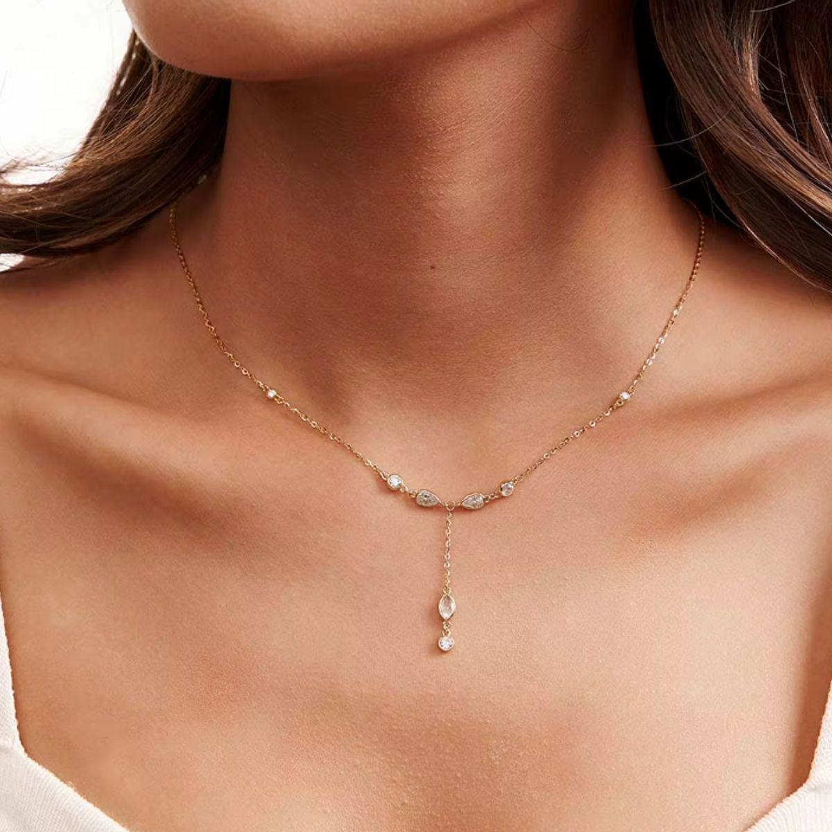 GENERICO - Collar en Oro con Colgante Modelo Encanto