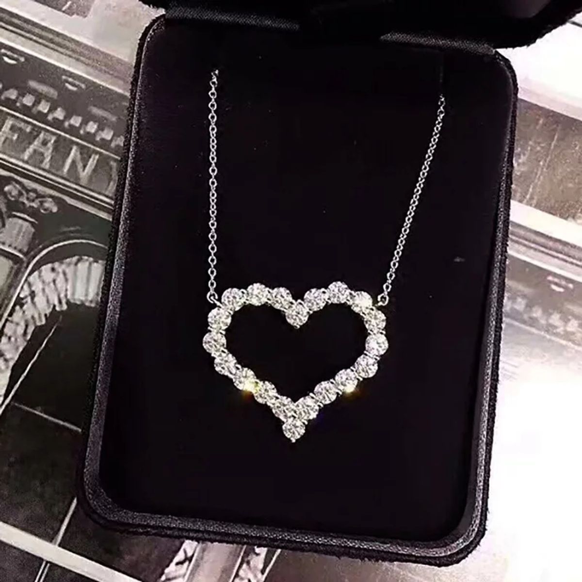 LA TIENDA 88 JOYAS Y ACCESORIOS - La Tienda 88 - Collar Mujer Corazon Enamorado Cristales - Blanco
